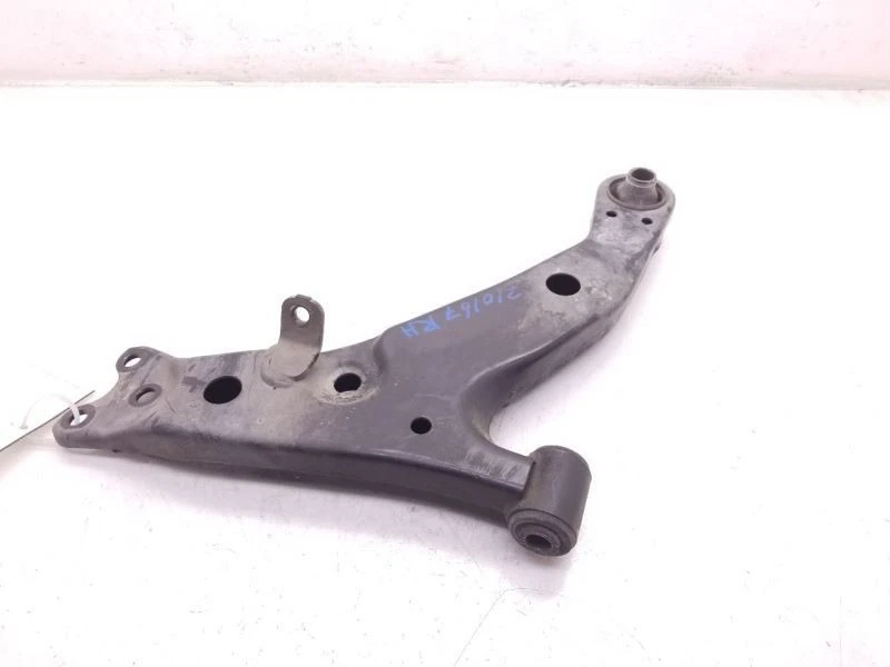 96-02 TOYOTA COROLLA BRAZO DE CONTROL INFERIOR LADO PASAJERO DELANTERO DERECHO Foto 3 de 4