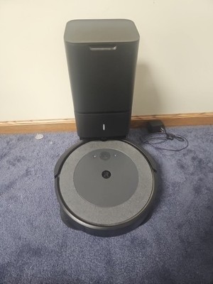 Roomba i3+ Robot Vacuum + Automatic Dirt Disposal