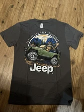 Jeep Sasquatch in The Great Outdoors Front and Back Print T-Shirt Green Medium