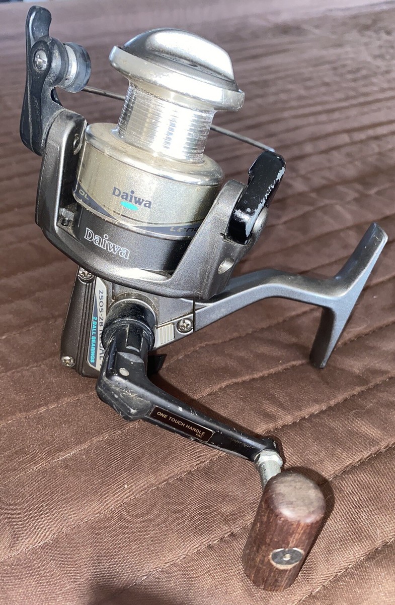 Daiwa 2505-2B Regal-X Spinning Fishing Reel | eBay