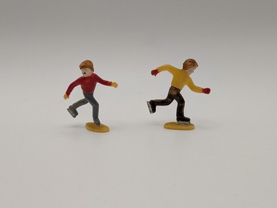 Vintage model Ice Skaters made in Hong Kong 1.5 inches tall