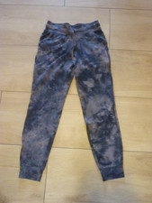 Lululemon sports trousers size 6 new