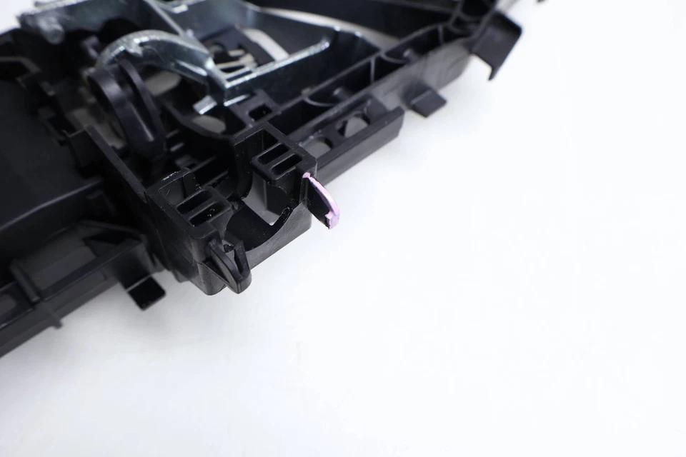 Mercedes-Benz E450 2019-2023 - Soporte de manija exterior delantero izquierdo para puerta Foto 2 de 4