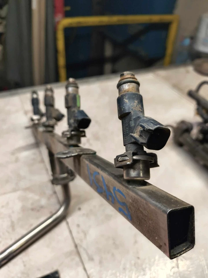 07-09 Chevy Silverado GMC Sierra 1500 Tahoe Fuel Rail w/ 8 Injectors 5.3L OEM Foto 3 de 4