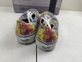 VANS Nintendo x Authentic Super Mario Bros RARE NINTENDO NES BOX Size 7.5 M 9W