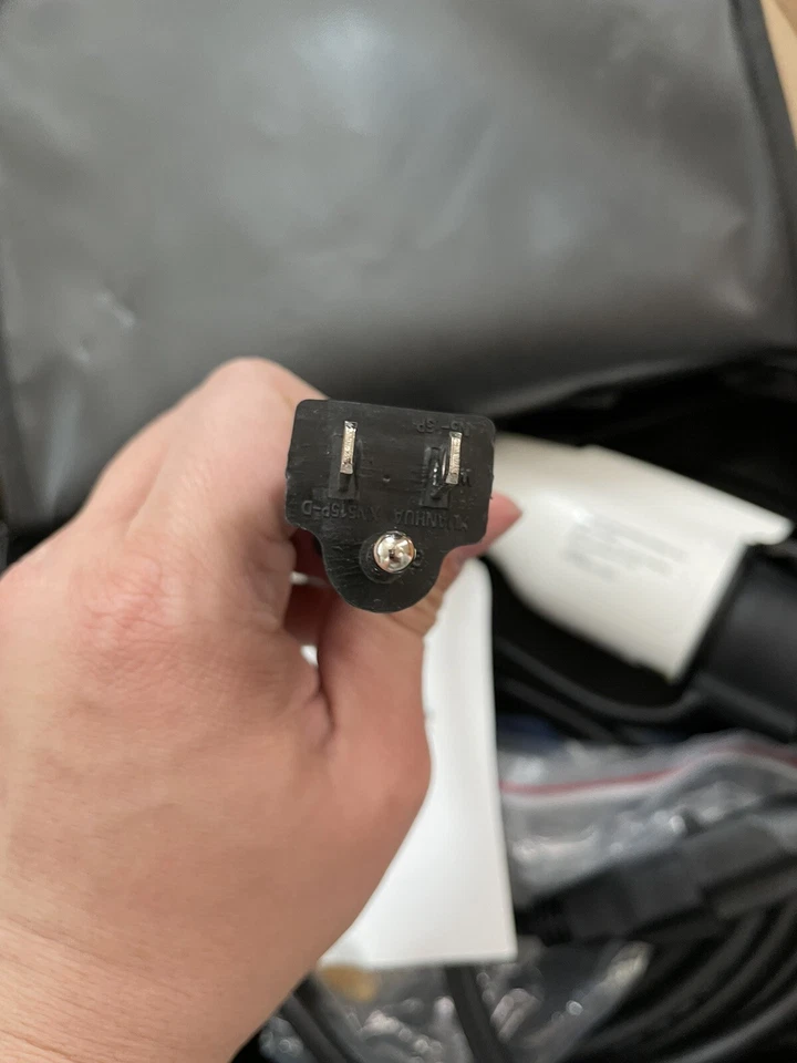 EV Charger - Fits Tesla Model 3 , X, Y, & S - Metgear - 110v - 16 Amps - 5-15 - Image 4 of 4