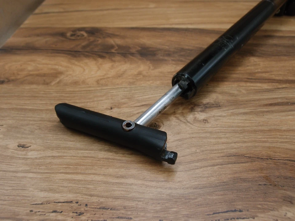 Poste de assento liso de liga de alumínio da década de 1990 com bomba ODYSSEY MTB 27,2 mm - Imagem 4 de 4