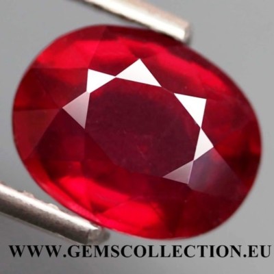 AAA NATÜRLICHER RUBIN - NATURAL RUBY CT 2.62 SI TOP RED OVAL CUT ORIGIN MADAGASCAR