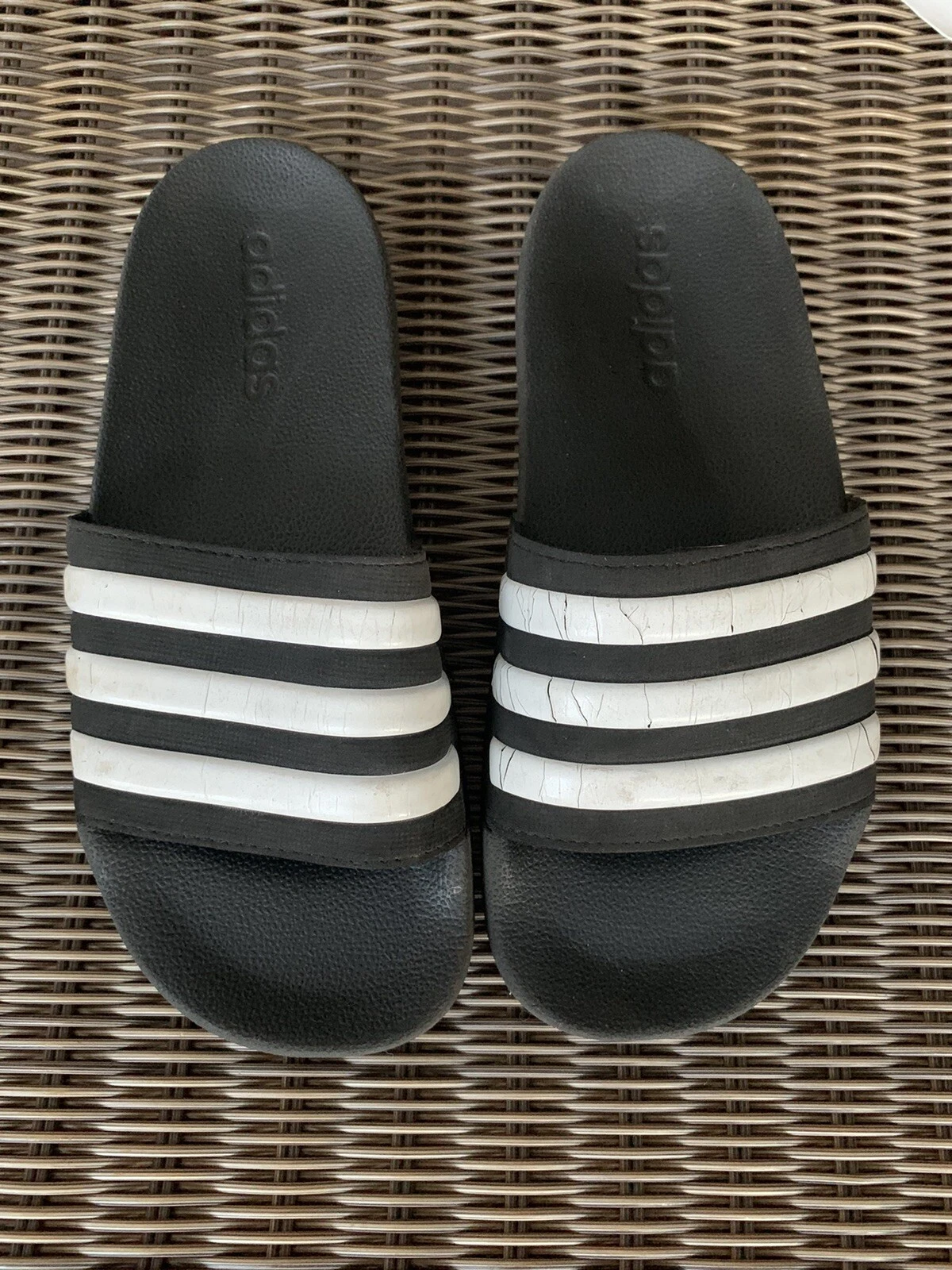 Scivoli adidas bambino taglia 4