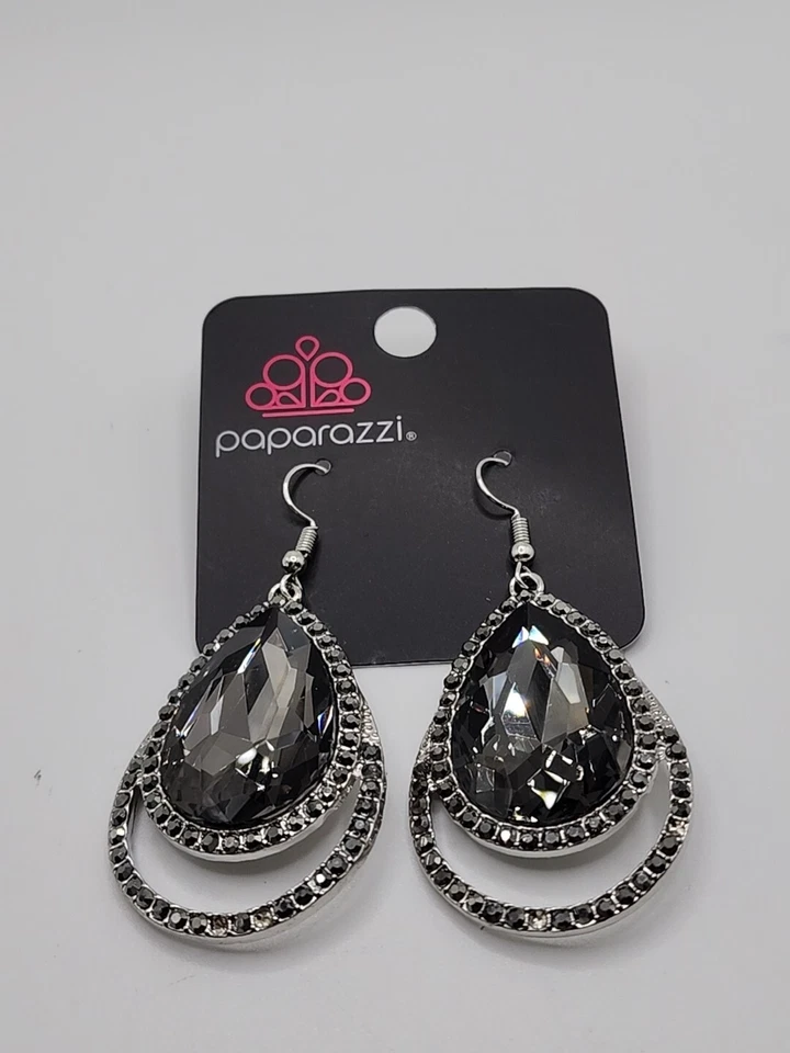Hermosos Pendientes Alambres Perforados Cuelgan 2.25" Tono Plateado Negro Estrás Nuevos sin Etiquetas Foto 3 de 4