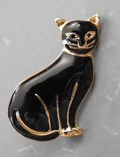 adorable sleek BLACK CAT pin kitty enamel on goldtone metal