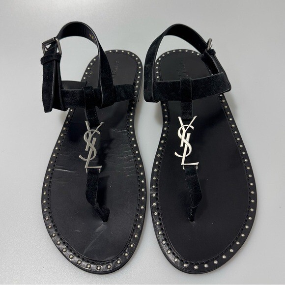 Sandali piatti Saint Laurent Cassandra in camoscio con monogramma tono argento nero