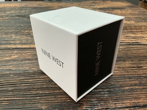 Neu mit Etikett Nine West Liana Damenuhr 31 mm japanisches Uhrwerk Quarz Metallgewebeband - Bild 15 von 15