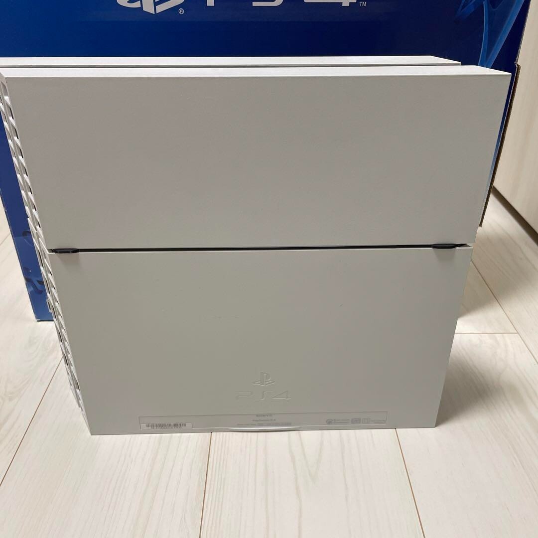 Sony PlayStation 4 Original CUH-1200A Glacier White Game Console 