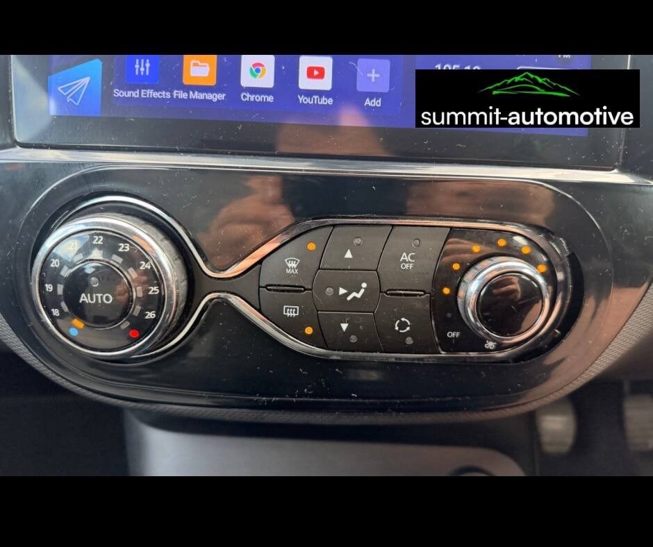 2014 Renault Captur, photograph 15
