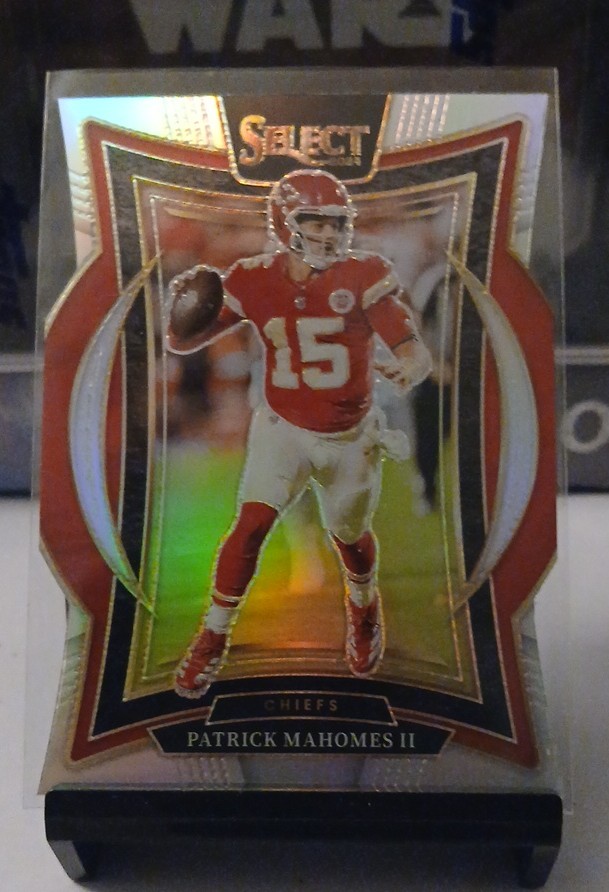 2024 Panini Select - Concourse Patrick Mahomes II #33 Silver Prizm Die-Cut