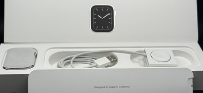 Apple Watch Series 5 LTE 44mm Edelstahl   Defekt! +OVP, ohne Ladekabel