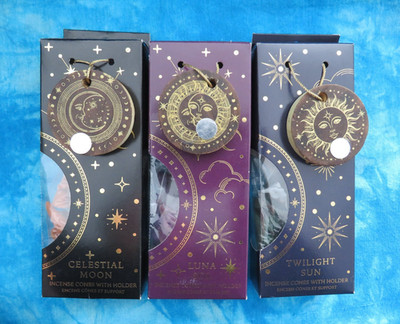 3 Boxen Geschenkset Sonne & Mond Gothic Witchy Räucherkegel & Mangoholz Halter