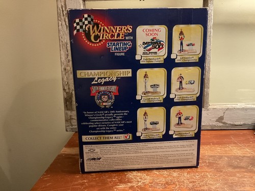 Jeff Gordon Winners Circle/Starting Lineup Winners Circle 1995 Figure & Car #24 - Picture 4 of 4
