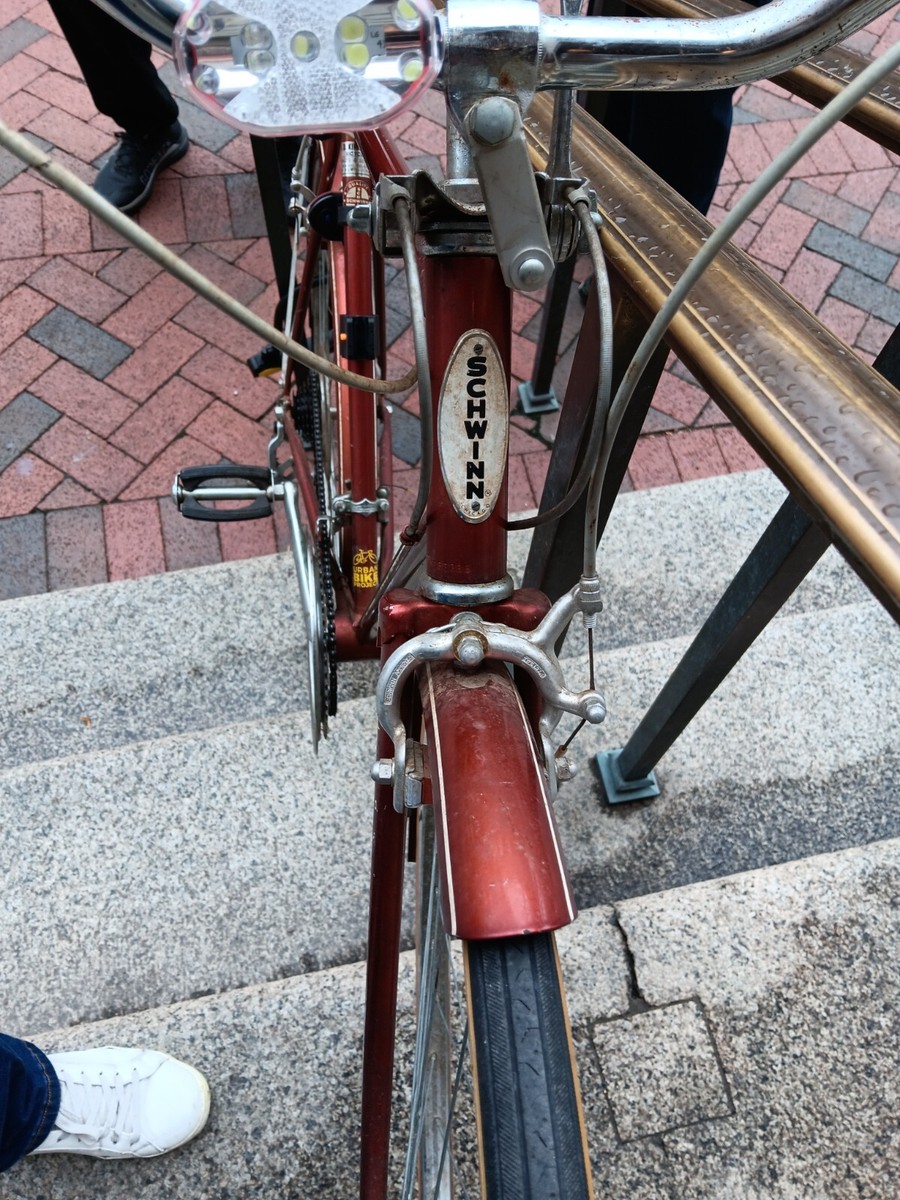 1974 SCHWINN SUBURBAN 10-SPEED MENS ROAD CRUISER BICYCLE