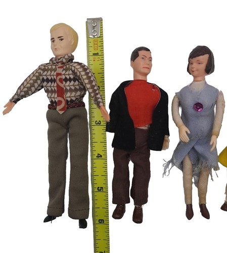 Vintage Bendable Dollhouse Dolls Family of 5 Vintage Rubber 2 To 6 Unches Tall - Picture 7 of 8