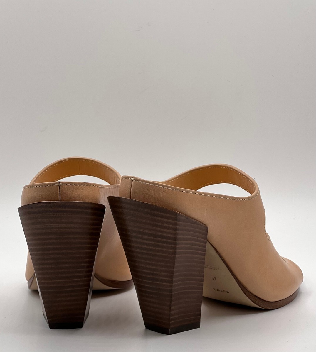 Burberry★素敵!Light Almond Leather Heel Sandals s-l1200.jpg