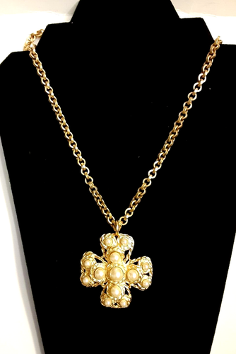 Vintage Faux Pearl Matte Gold Gilt Maltese Cross Couture Necklace - Picture 12 of 16