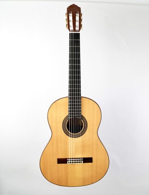 Yamaha GC-7 Grand Concert Classical Guitar Signed by Ezaki 1981