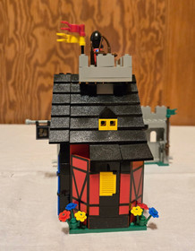 LEGO 10000 LEGEND: Guarded Inn (original 6067) - 100% w/box & manual