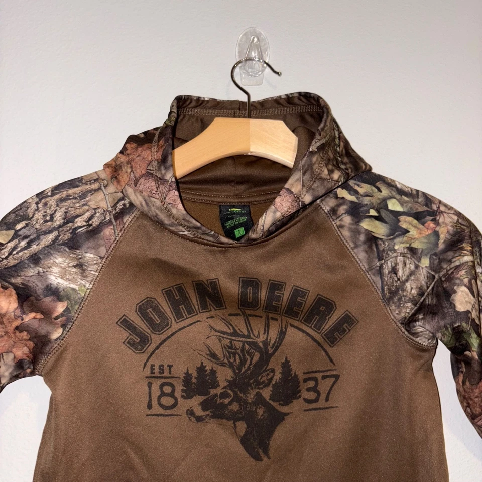 John Deere sweater, Boy's Size 7, Brown, Camouflage, Pullover hoodie - Image 4 of 4