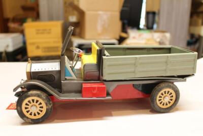 SSS Toys Japan S-1235 Tin Friction Motor Antique Delivery