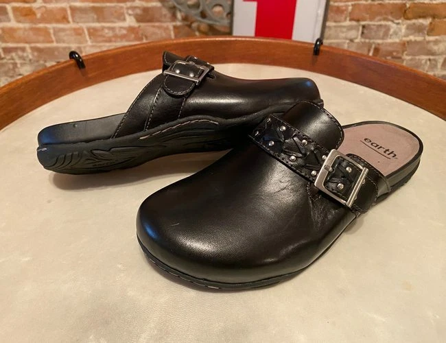 Earth Black Leather Slip On Mule Clogs Sand Cayman 7 New Comfort