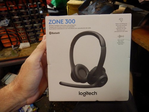 Logitech Zone 300 Wireless Headset with Dual Noise-Canceling Mics - Black 🔥NEW - 第 1/1 張圖片