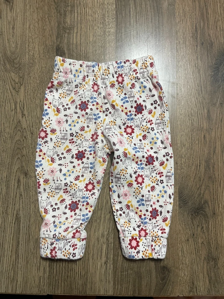 Conjunto BabyGear, Bebé Niña 3-6 Meses, Rojo Floral Be Precioso Manga Larga y Pantalón Foto 3 de 4