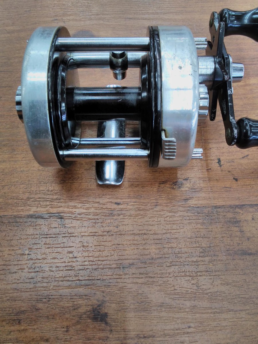 PFLUEGER 2800 MADE IN U.S.A Bait Reel /fishing /Reel /Some PFLUEGER 2800 MADE IN U.S.A Bait Reel /fishing /Reel /Some