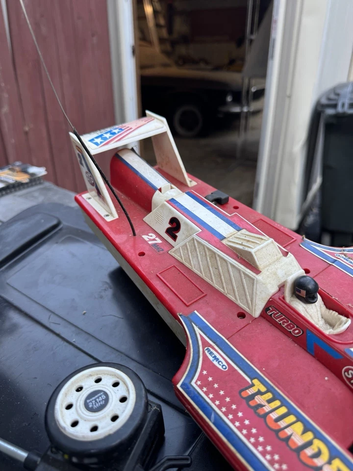 Винтажная лодка с дистанционным управлением Remco Thunder Hawk - Изображение 3 из 4
