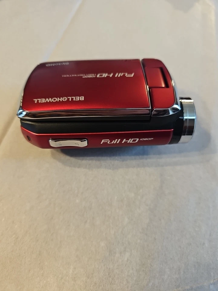 Bell Howell High Definition Dv30HD Touch Screen Camera/Camcorder - Image 4 of 4