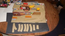 Vintage 1983 Hot Wheels Sto & Go Railroad Freight Yard Train Set INCOMPLETE