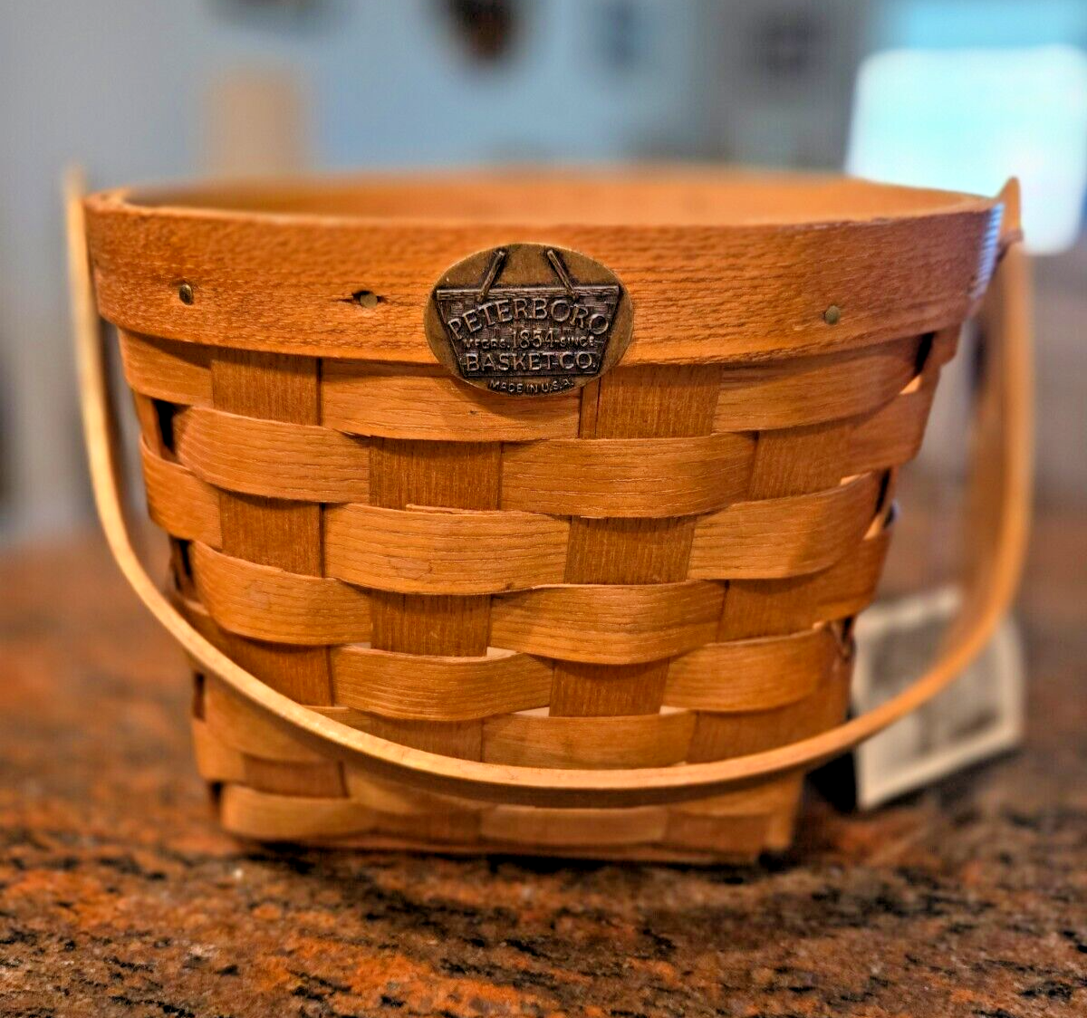 PETERBORO BASKET COMPANY 1854 8 1/2” Round Woven Fruit Basket Swinging Handle