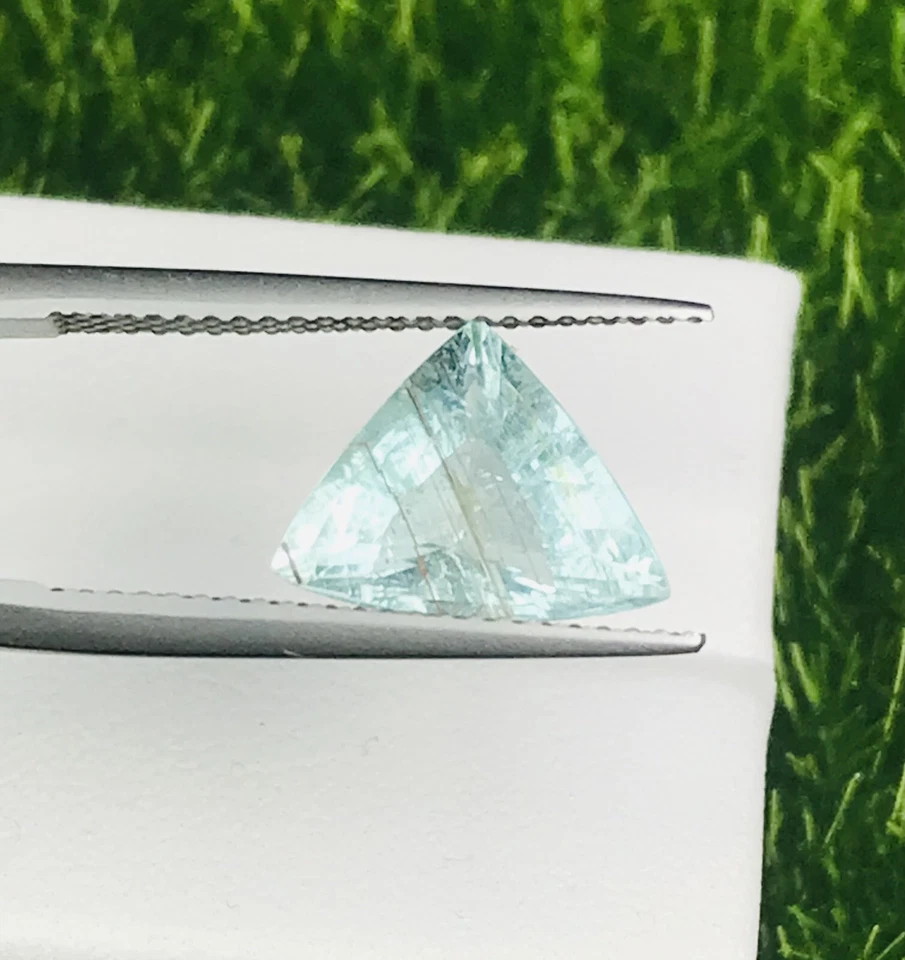 Piedra preciosa suelta de turmalina Paraiba azul verde natural con certificación IGA de 2,940 quilates Foto 2 de 4