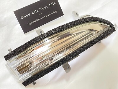 LEXUS NEW GENUINE LX570 GX460 RIGHT PASSENGER SIDE TURN SIGNAL
