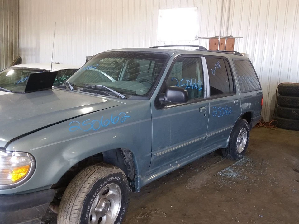 Windshield Glass Sport Trac Fits 95-05 EXPLORER 2078893 - Image 2 of 4