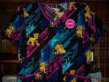 DISNEY LION KING SIMBA LADIES NURSING SCRUB TOP STRETCH SOFT CNA SIZE SMALL NEW