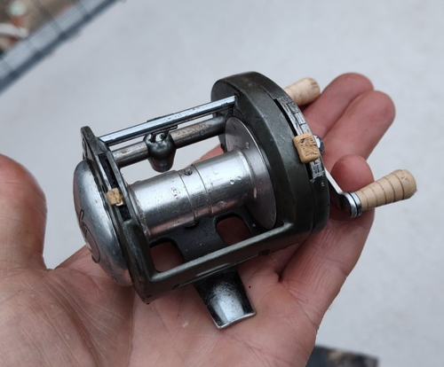 Ocean City 2000 Fishing Reel, Made In USA - Picture 3 of 11