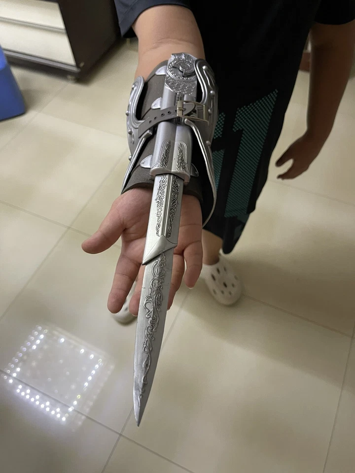 Guante Cosplay Assassin's Creed Brotherhood Hoja Oculta Juego de Rol Foto 4 de 4