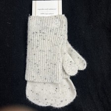 CUPCAKES AND CASHMERE 100% CASHMERE MITTEN Beige Speckled -NWT One Size Fits All