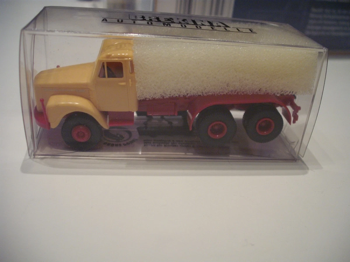 Brekina - Scania L 110 Sattelzug Semi W/Van Trailer - De Spar  White Cream Red Green Dutch Lettering