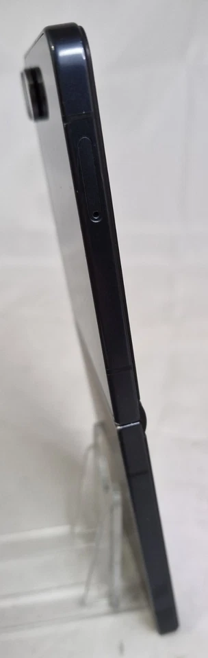 Samsung Galaxy Z Flip 7 -256GB - Jet Black ( 100% Battery), photo 3 of 5