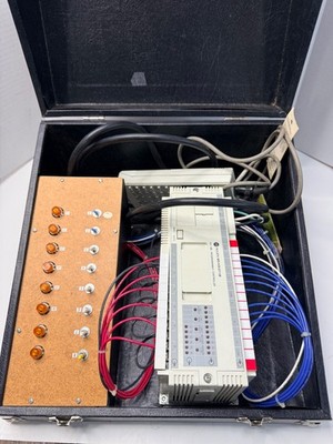 Allen-Bradley SLC 100 Trainer   1745-LP101 CPU + 1745-PT1 Programmer   Powers On