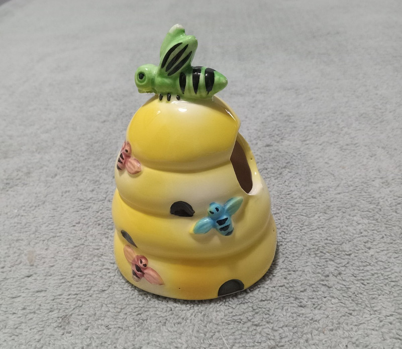 Adorable Vintage Lugenes Beehive Bumblebee Honey Pot Made In Japan